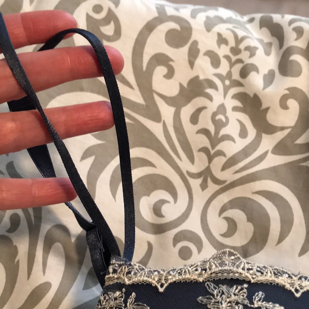 Make + Model Blue Underwire Bra 36c - image 4